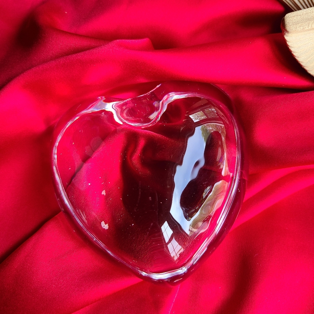 Glass Paper Weight - Picture 7 of 9